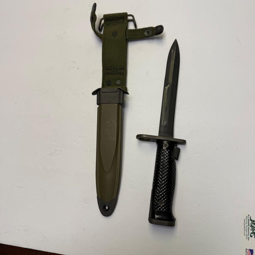 MILPAR US M6 Bayonet M14 Rifle Knife Black with US M8A1 Scabbard Green